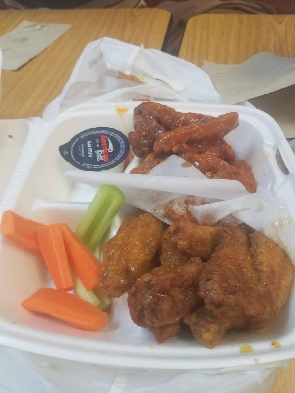 American Deli | restaurant | 1900 E Victory Dr #15,16, Savannah, GA 31404, USA | 9122326900 OR +1 912-232-6900