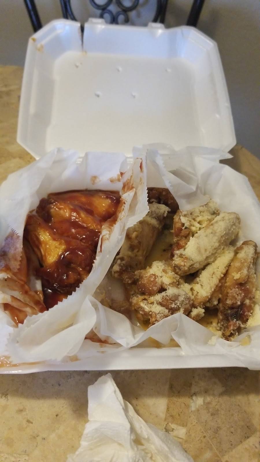 Deluxe Wingz | meal takeaway | 3869 Astrozon Blvd, Colorado Springs, CO 80916, USA | 7193921158 OR +1 719-392-1158