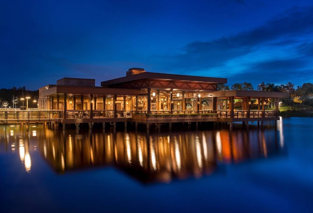 Three Bridges Bar & Grill | restaurant | 1000 Buena Vista Dr, Lake Buena Vista, FL 32830, USA | 4079393463 OR +1 407-939-3463