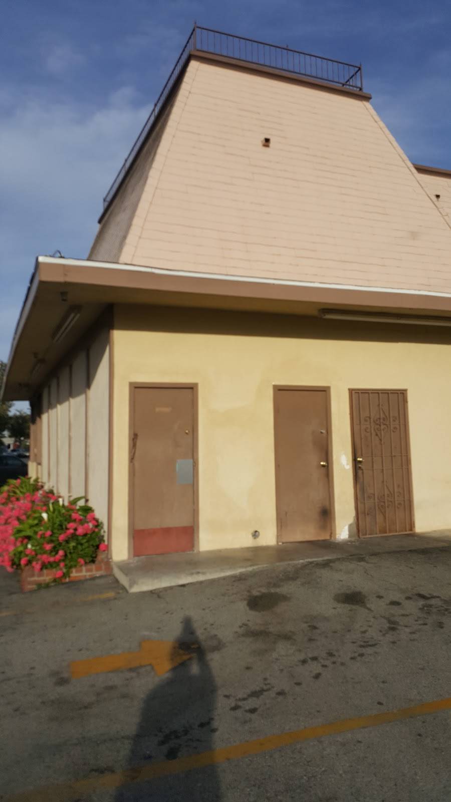 Douglas Burgers #12 | restaurant | 5181 Long Beach Boulevard, Long Beach, CA 90805, USA | 5624230416 OR +1 562-423-0416