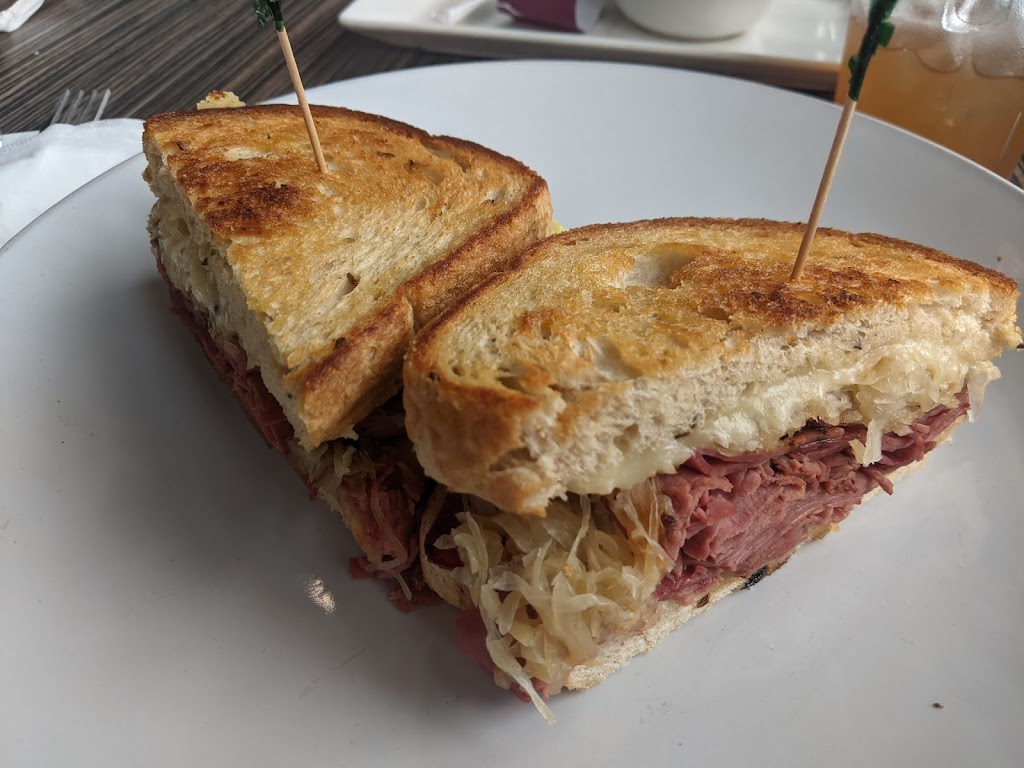 Georgies | restaurant | 16725 E Ave of the Fountains C110, Fountain Hills, AZ 85268, USA | 4808374392 OR +1 480-837-4392