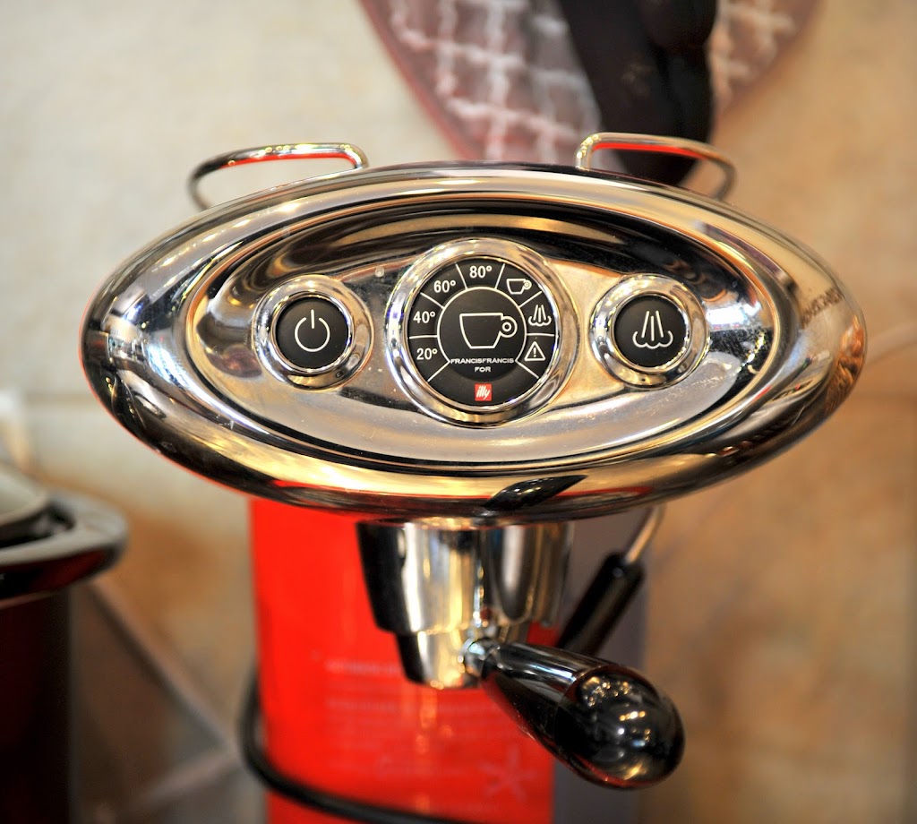 Slaters Market | restaurant | 1552 Potomac Greens Dr, Alexandria, VA 22314, USA | 7035483807 OR +1 703-548-3807