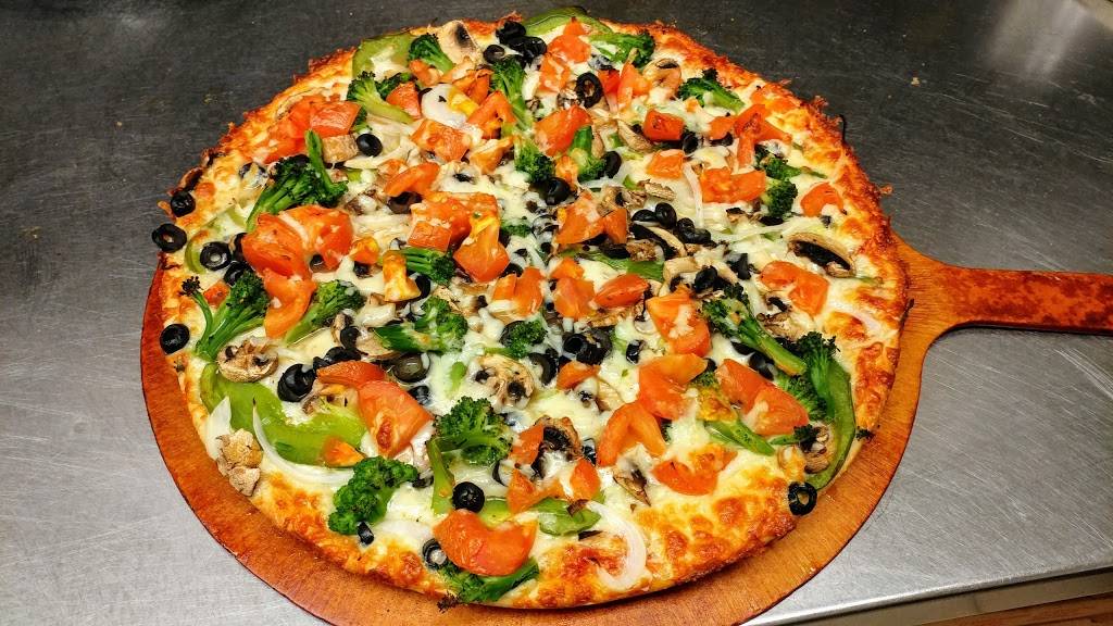 Stoneham Pizza | restaurant | 232 Main St, Stoneham, MA 02180, USA | 7814389800 OR +1 781-438-9800