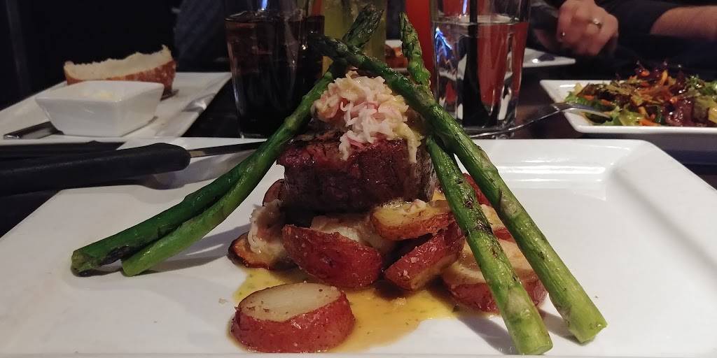 Tavern On Clark | restaurant | 755 Clark Dr, Rockford, IL 61107, USA | 8157087088 OR +1 815-708-7088