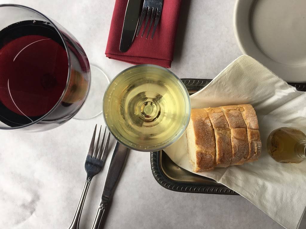 Raccoon Saloon | restaurant | 1330 Rte 9W, Marlboro, NY 12542, USA | 8452367872 OR +1 845-236-7872