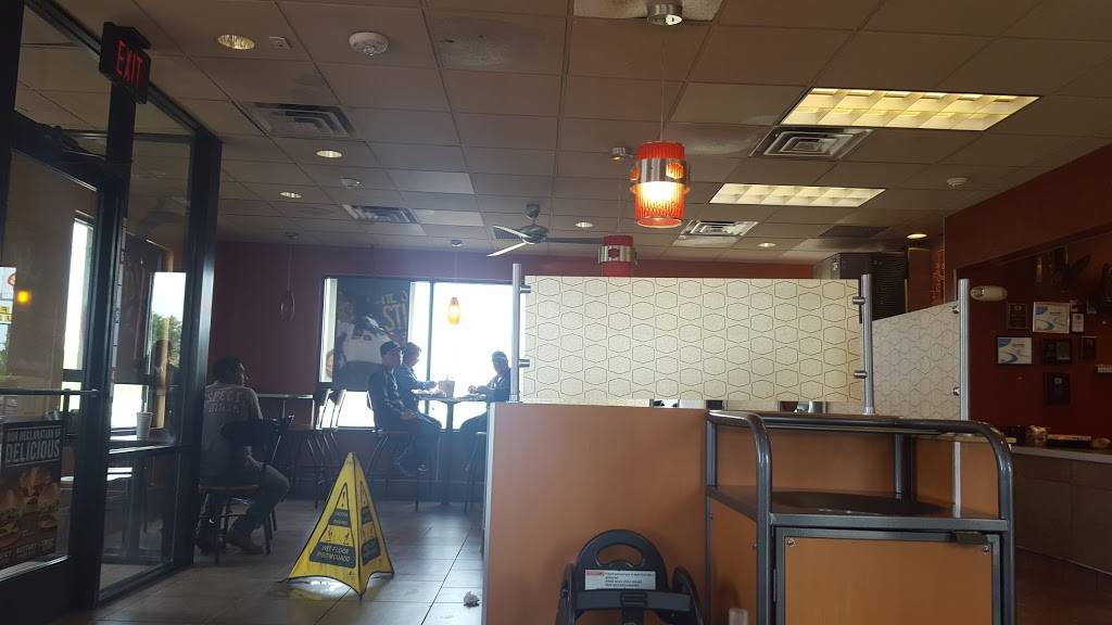 Jack in the Box | restaurant | 3885 I-10, Beaumont, TX 77705, USA | 4098423882 OR +1 409-842-3882