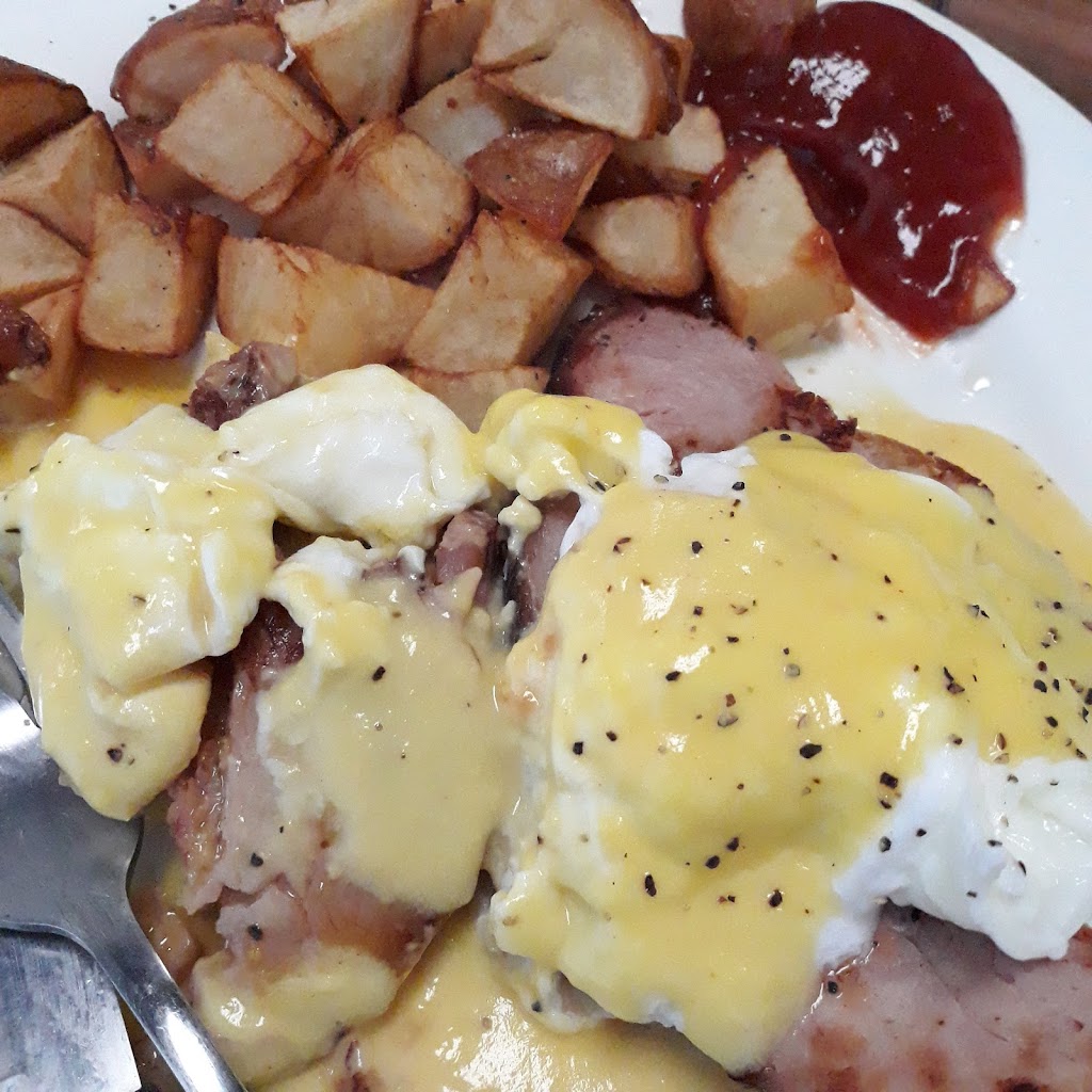 Daisys Diner | restaurant | 915 N Spring Garden Ave, DeLand, FL 32720, USA | 3863377063 OR +1 386-337-7063