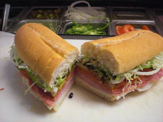 Lolas Pizzeria | restaurant | 16 Church St, North Walpole, NH 03609, USA | 6034457151 OR +1 603-445-7151