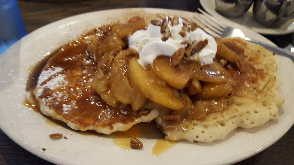 Brevins Downtown Eatery | restaurant | 200 S Main St, Churubusco, IN 46723, USA | 2606939340 OR +1 260-693-9340