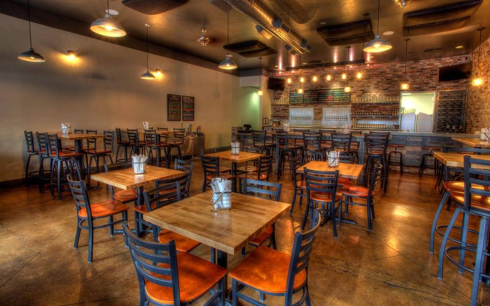 Commonwealth | restaurant | 1022 11th St, Modesto, CA 95354, USA | 2092487451 OR +1 209-248-7451