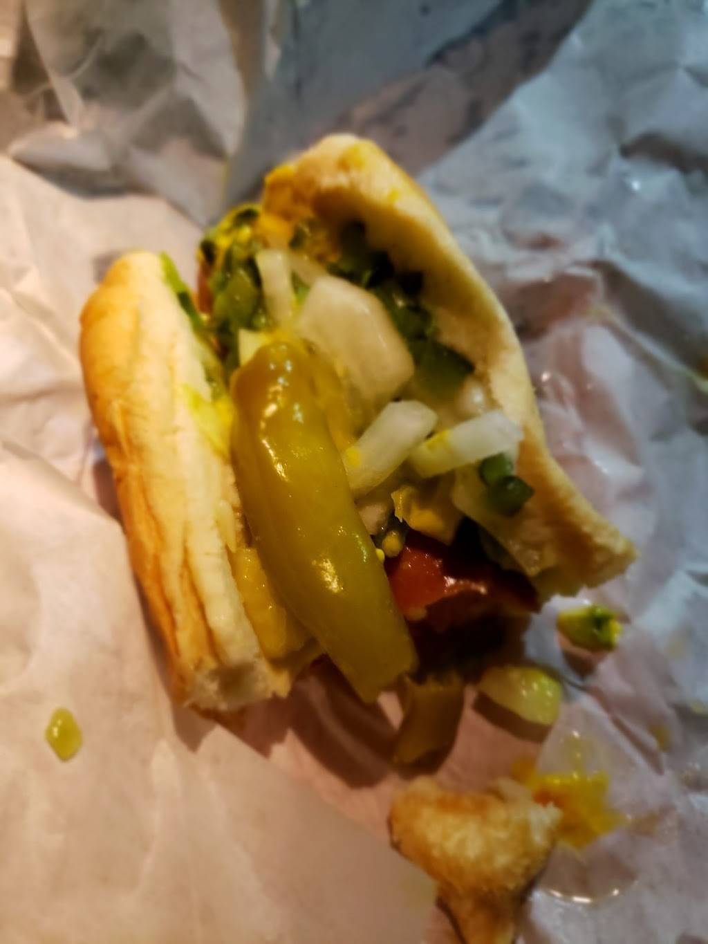 Budackis Drive In | restaurant | 4739 N Damen Ave, Chicago, IL 60625, USA | 7735611322 OR +1 773-561-1322