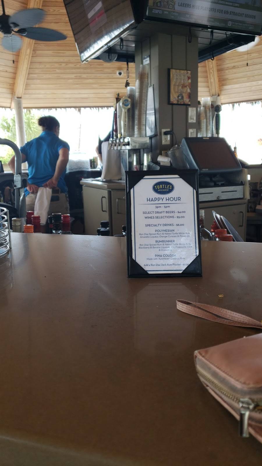 Turtle’s Pool & Beach Bar | restaurant | 1451 Middle Gulf Dr #4, Sanibel, FL 33957, USA | 2394724151 OR +1 239-472-4151