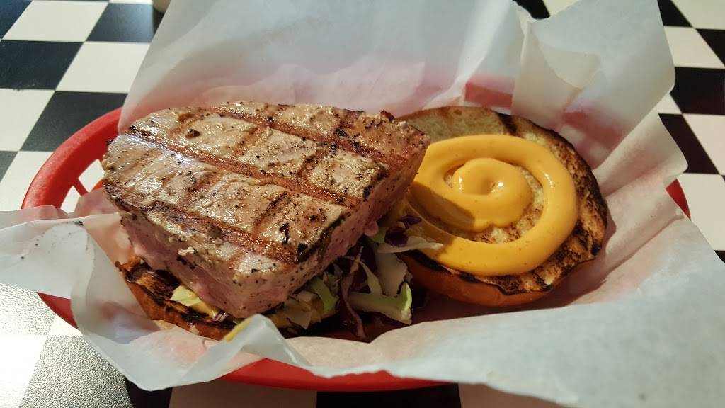 BIG & littles Restaurant | meal delivery | 860 N Orleans St, Chicago, IL 60610, USA | 3129430000 OR +1 312-943-0000