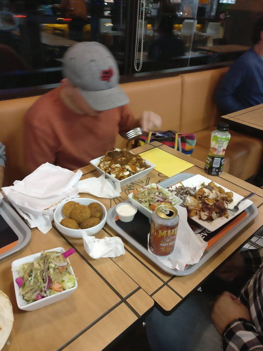 Zone Shish Taouk | restaurant | 501 Boulevard du Séminaire N, Saint-Jean-sur-Richelieu, QC J3B 5L7, Canada | 4503764004 OR +1 450-376-4004