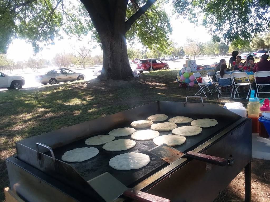 Pupusas Lennox | restaurant | 6841 Lennox Ave, Van Nuys, CA 91405, USA | 8187708900 OR +1 818-770-8900
