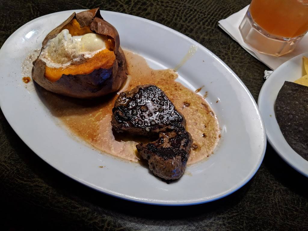 Ruby Tuesday | restaurant | 146 E 13th St, Oswego, NY 13126, USA | 3153431234 OR +1 315-343-1234