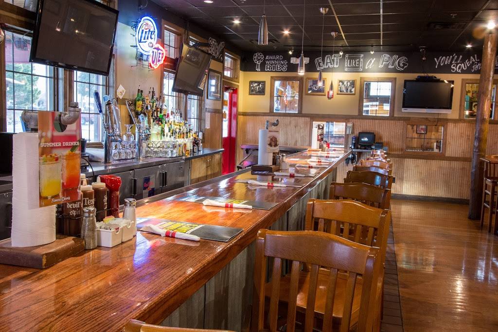 Famous Daves Bar-B-Que | restaurant | 7501 N Mesa St, El Paso, TX 79912, USA | 9157605355 OR +1 915-760-5355