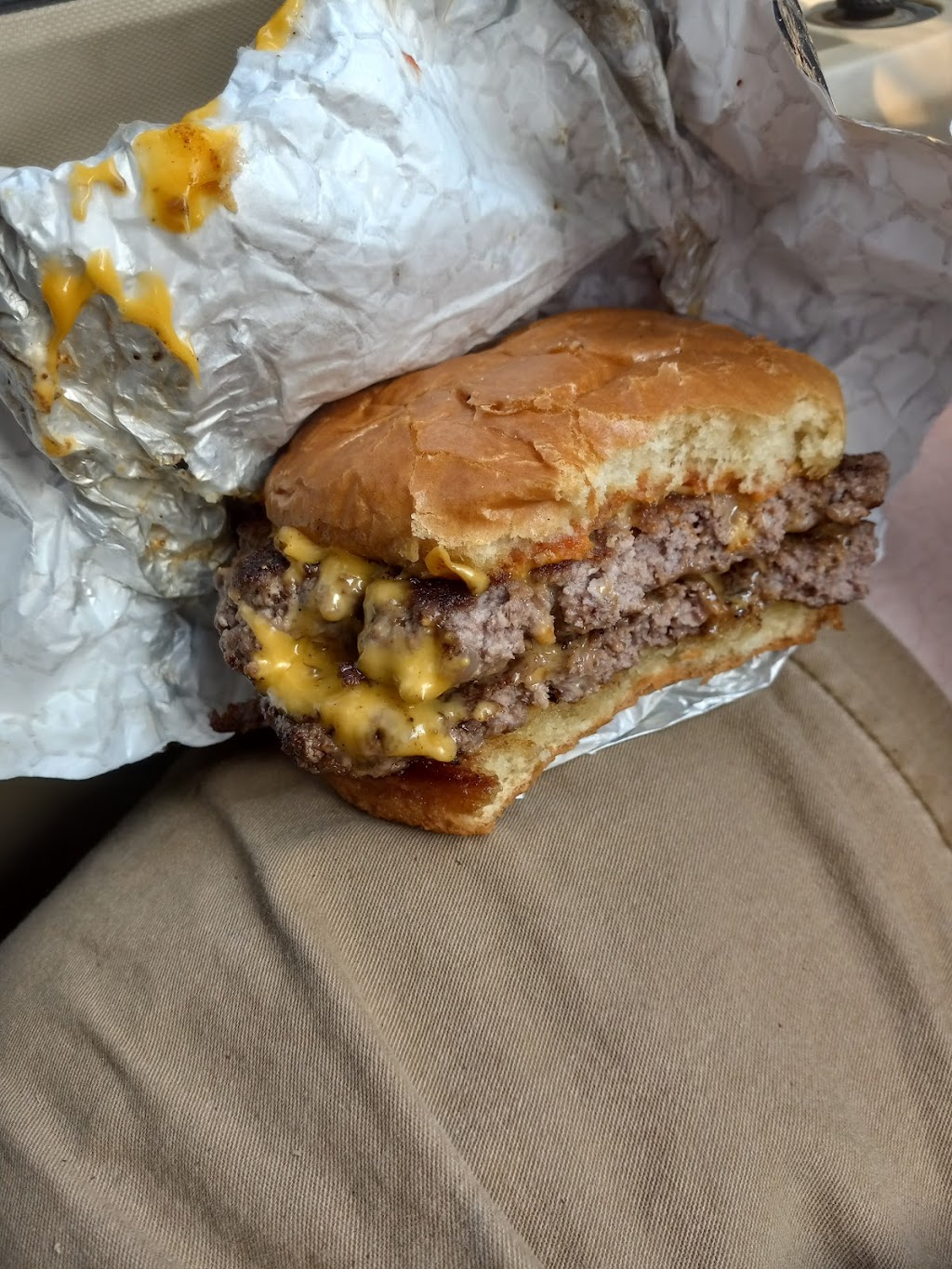 The Burger Basket | restaurant | 6406 US-54, Macks Creek, MO 65786, USA | 5738738533 OR +1 573-873-8533