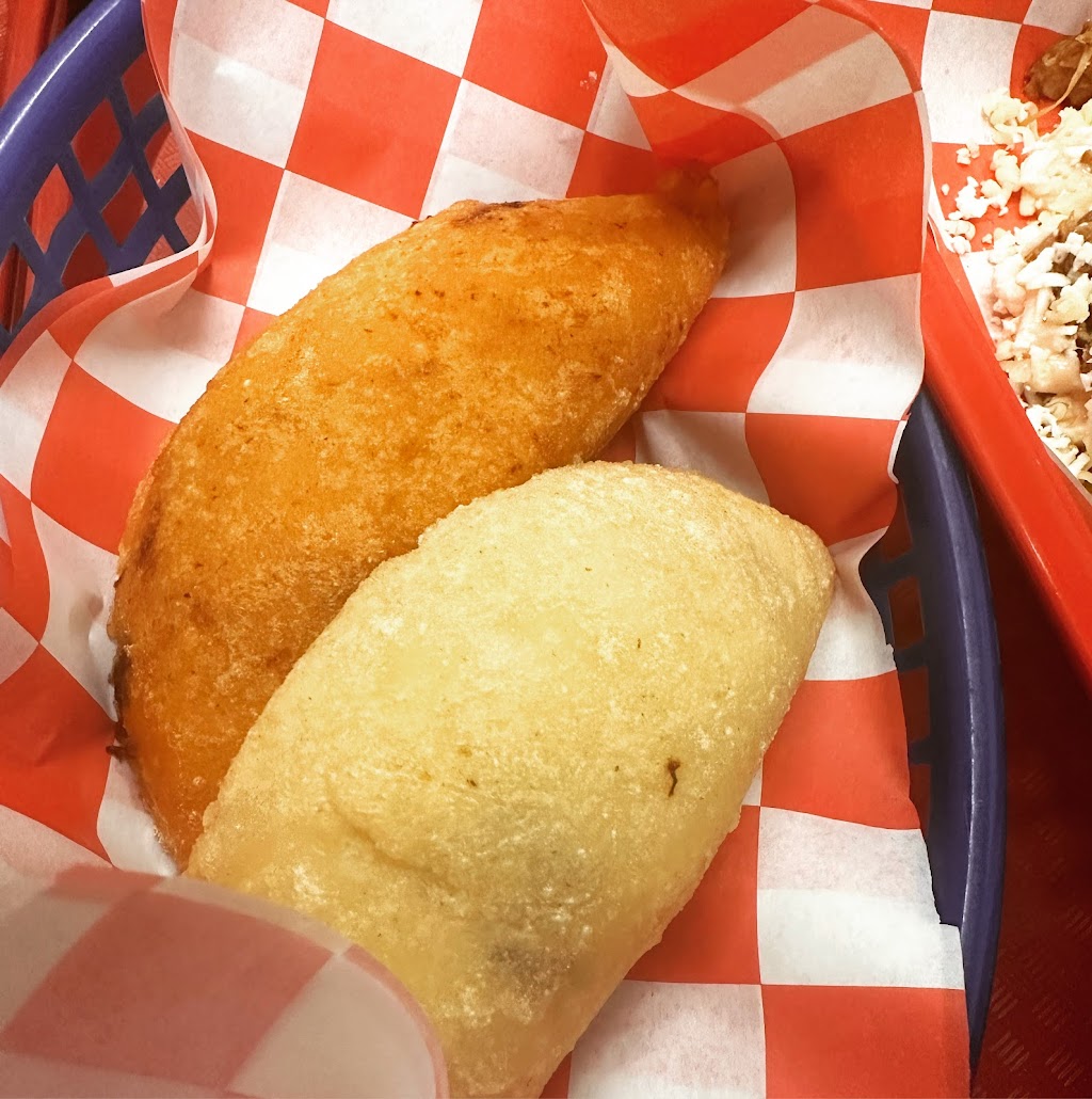 EL RINCON DE FABIO | restaurant | 1002 W Argyle St, Chicago, IL 60640, USA | 7739573962 OR +1 773-957-3962