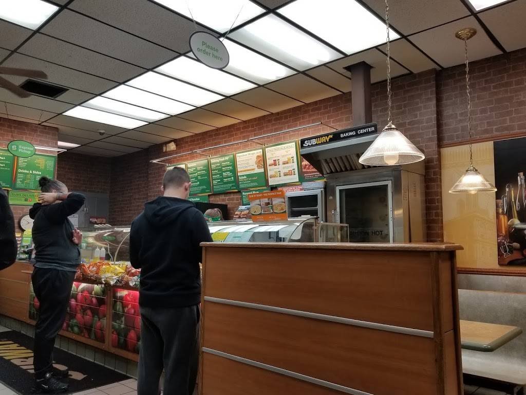 Subway | restaurant | 15861 Southfield Rd, Allen Park, MI 48101, USA | 3132947827 OR +1 313-294-7827