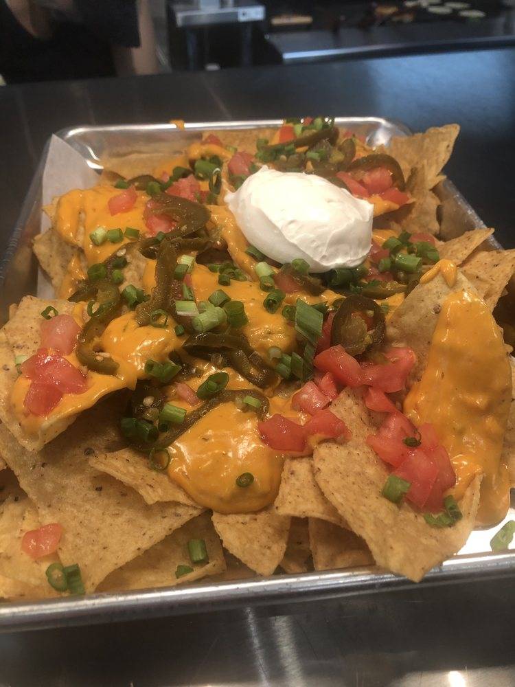 BIG & little’s Restaurant and Bar | restaurant | 3000 W Fullerton Ave, Chicago, IL 60647, USA | 7736879033 OR +1 773-687-9033