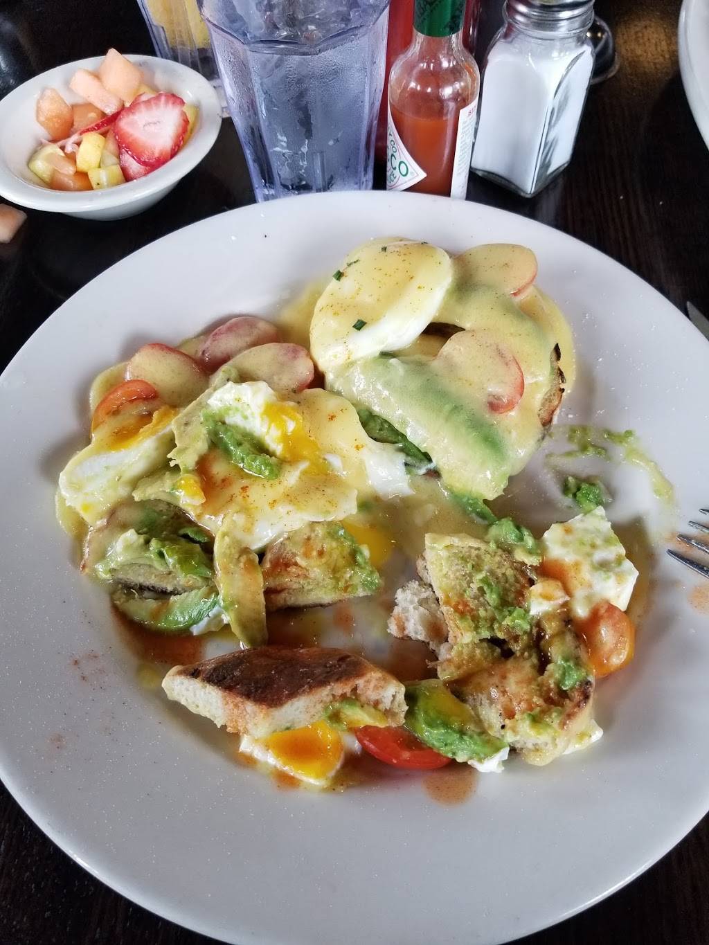 B3 Breakfast & Burger Bar | restaurant | 4027 196th St SW, Lynnwood, WA 98036, USA | 4256723666 OR +1 425-672-3666