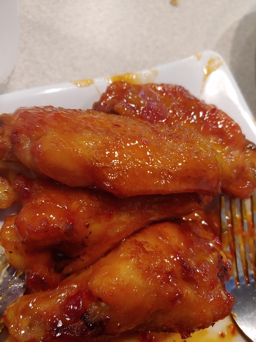 Island Wing Company | restaurant | 29740 Urgent Care Dr, Daphne, AL 36526, USA | 2516253042 OR +1 251-625-3042