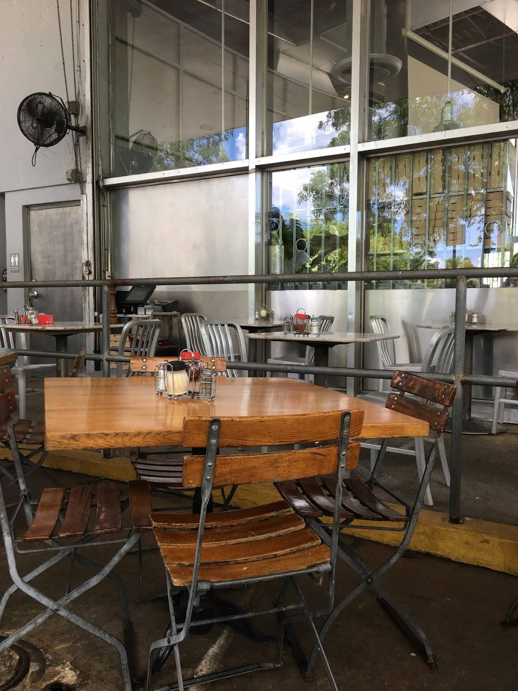 Andiamo! Brick Oven Pizza | restaurant | 5600 Biscayne Blvd, Miami, FL 33137, USA | 3057625751 OR +1 305-762-5751