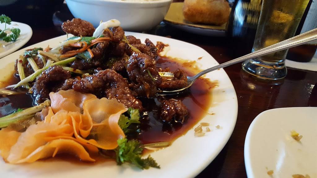 Chen Chinese Cuisine | restaurant | 270 Randall Rd, Lake in the Hills, IL 60156, USA | 8474588000 OR +1 847-458-8000