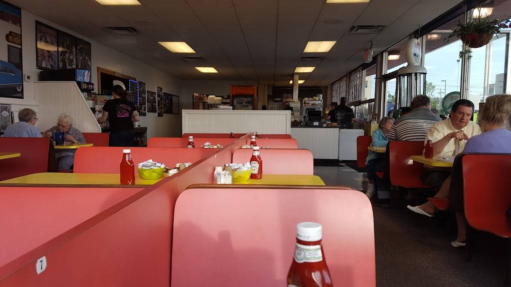 Nickys Cruisin Diner | restaurant | 957 Union St, Bangor, ME 04401, USA | 2079423430 OR +1 207-942-3430