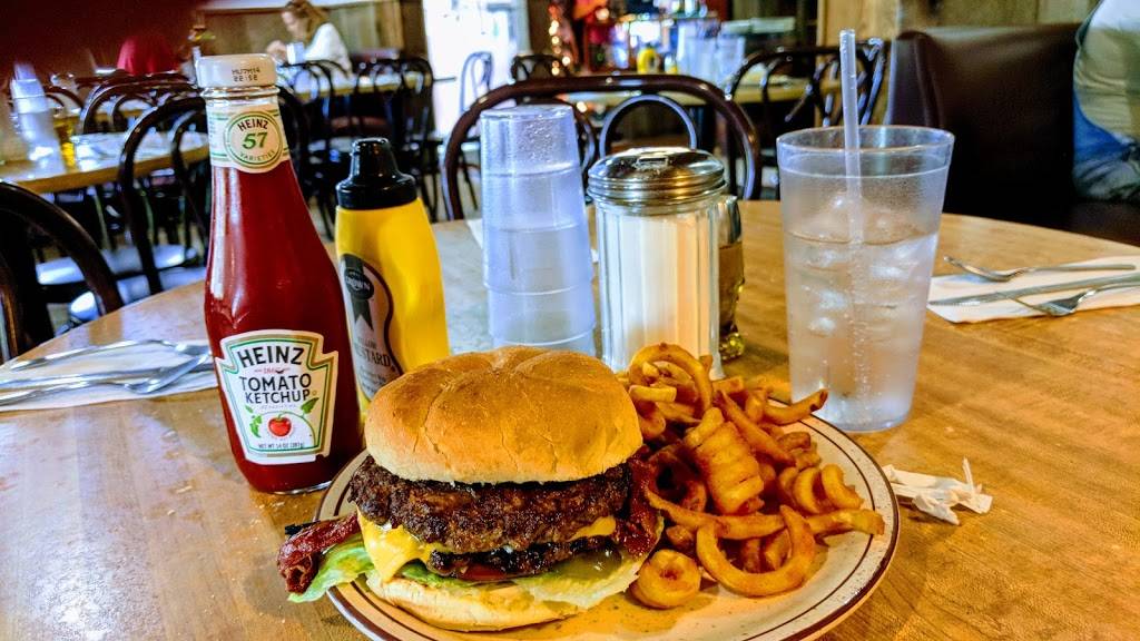 Whiffletree | restaurant | 28 Main St, Butler, OH 44822, USA | 4198833282 OR +1 419-883-3282