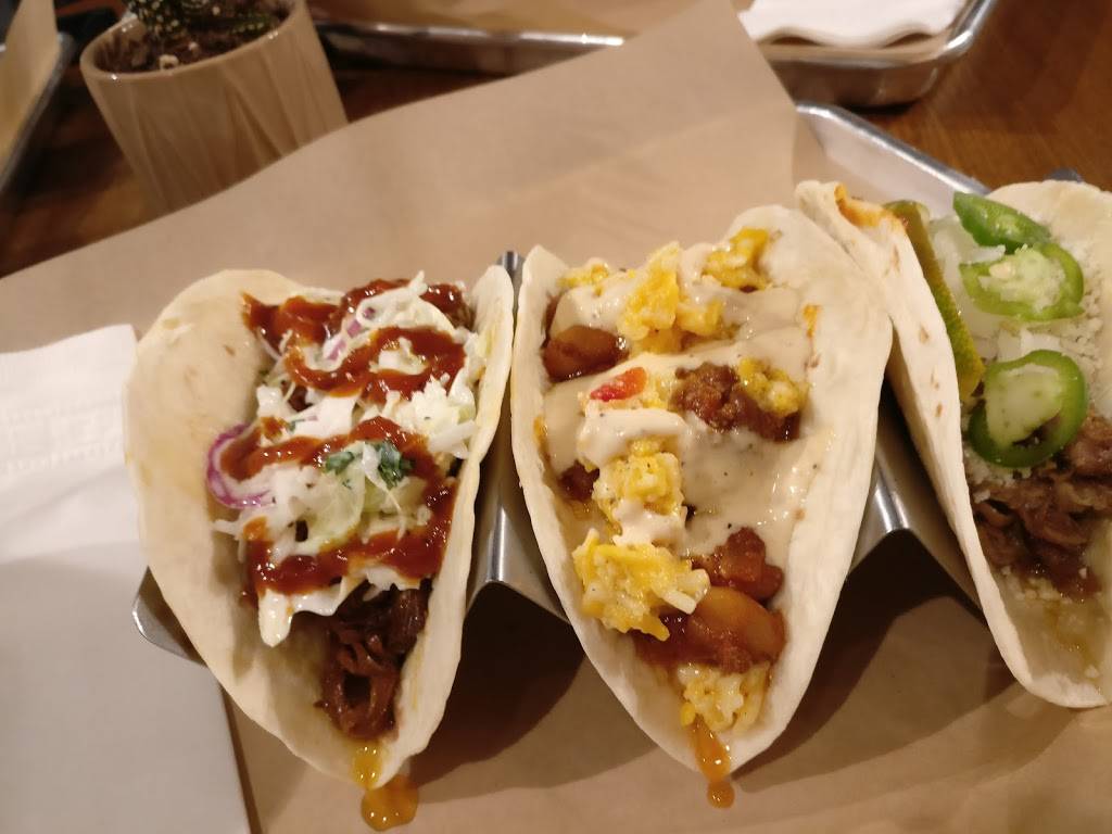 Houndstooth Kitchen & Eatery | restaurant | 160 Independence Ln Suite A, Maitland, FL 32751, USA | 3219729925 OR +1 321-972-9925