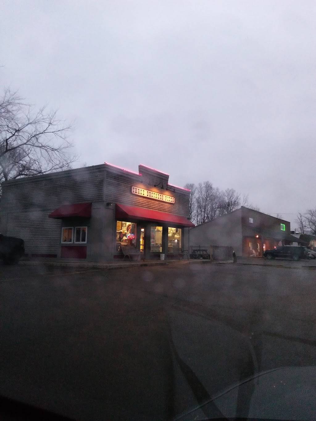 Three Brothers Pizza | restaurant | 418 S Broadway St, Middleville, MI 49333, USA | 2697955150 OR +1 269-795-5150