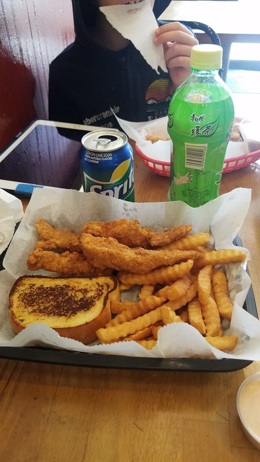 Chick-n Grille | restaurant | 121 Oakland Ave, Pittsburgh, PA 15213, USA | 4126831871 OR +1 412-683-1871