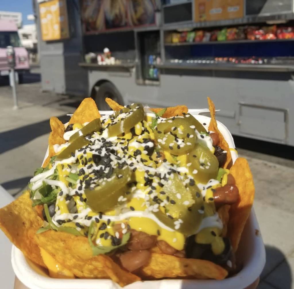 Empire hot dog | restaurant | 1400 Ocean Ave, Santa Monica, CA 90401, USA | 7866124267 OR +1 786-612-4267