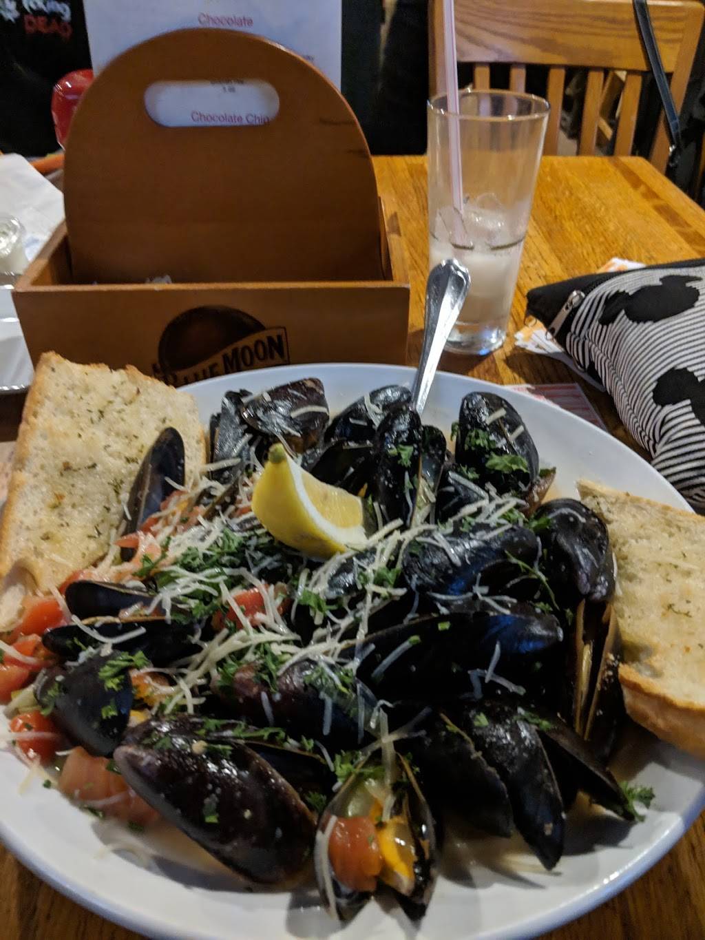 The Charlie Horse | restaurant | 99 Main St, Kingston, MA 02364, USA | 7815855550 OR +1 781-585-5550