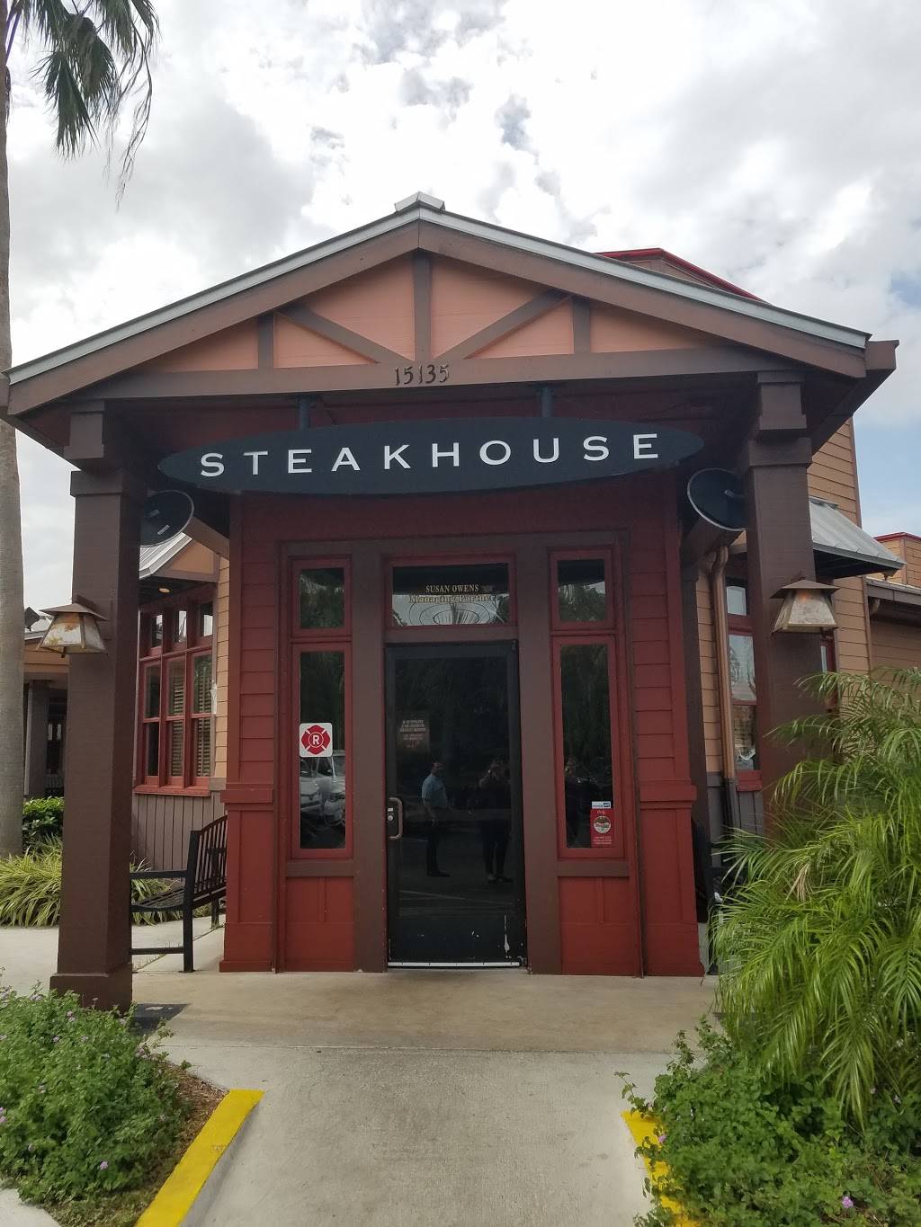 LongHorn Steakhouse | meal takeaway | 15135 N Kendall Dr, Miami, FL 33196, USA | 3053839955 OR +1 305-383-9955