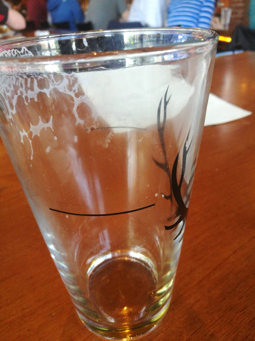 The Lodge Sports Grille | restaurant | 8501 Greenwood Ave N, Seattle, WA 98103, USA | 2064023046 OR +1 206-402-3046