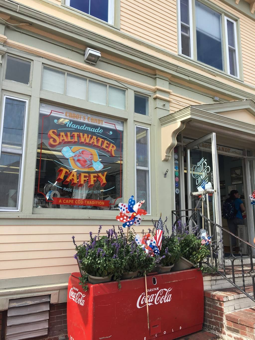 Post Office Café and Cabaret | cafe | 303 Commercial St, Provincetown, MA 02657, USA | 5084870006 OR +1 508-487-0006