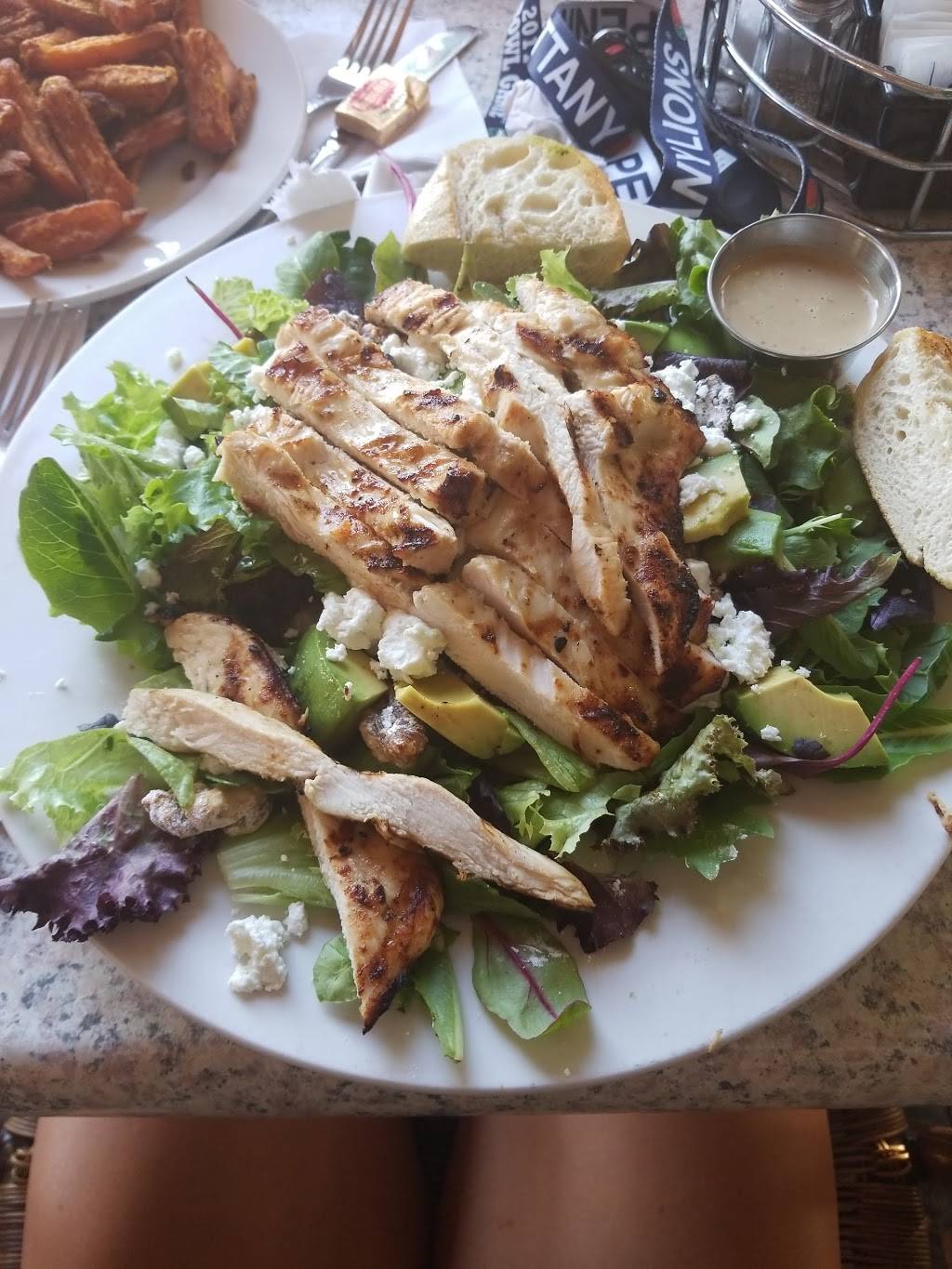 Crepevine | restaurant | 740 Farmers Ln, Santa Rosa, CA 95405, USA | 7075778822 OR +1 707-577-8822