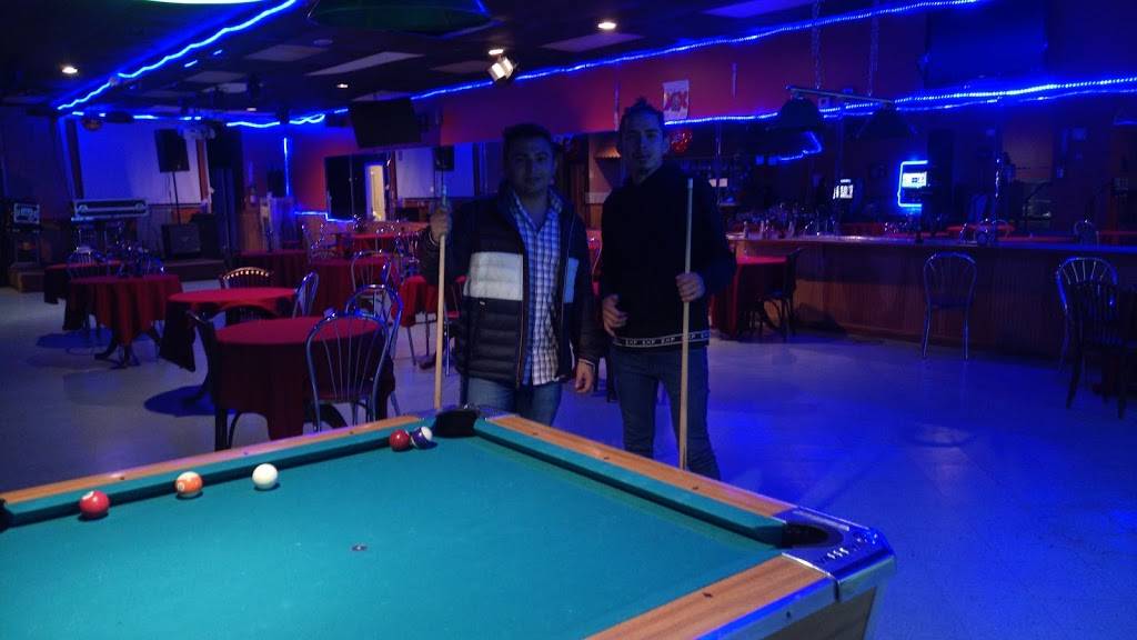 Malibu Sports Grill and Bar | restaurant | 8265 Shoppers Square, Manassas, VA 20111, USA | 5712299653 OR +1 571-229-9653