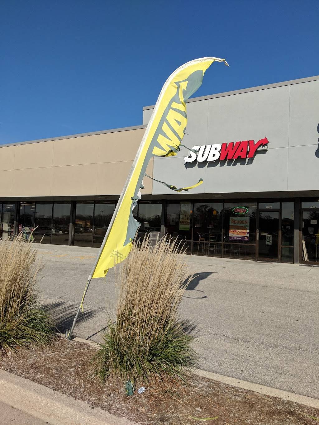 Subway | restaurant | 2016 Silvernail Rd, Pewaukee, WI 53072, USA | 2625499575 OR +1 262-549-9575