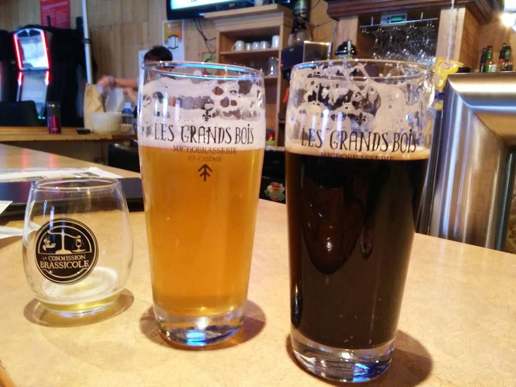 La Taverne | restaurant | 365 Rue Tessier E, Saint-Casimir, QC G0A 3L0, Canada | 4183392422 OR +1 418-339-2422