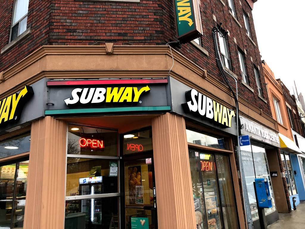 Subway | meal takeaway | 1123 St Clair Ave W, Toronto, ON M6E 1B1, Canada | 6473442241 OR +1 647-344-2241