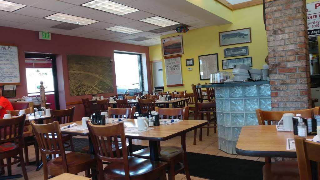 Phil-Bs Cafe | restaurant | 908 Roosevelt Rd, Valparaiso, IN 46385, USA | 2195483100 OR +1 219-548-3100
