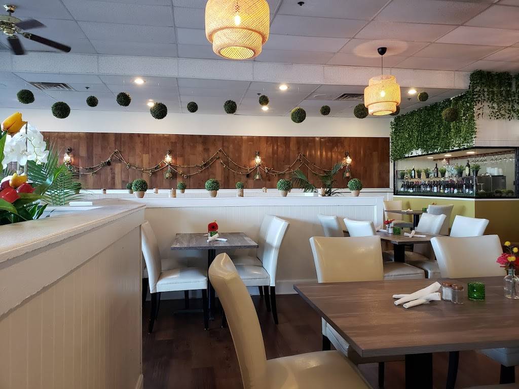 Thai Square | restaurant | 3361 Battleground Ave, Greensboro, NC 27410, USA | 3369077845 OR +1 336-907-7845