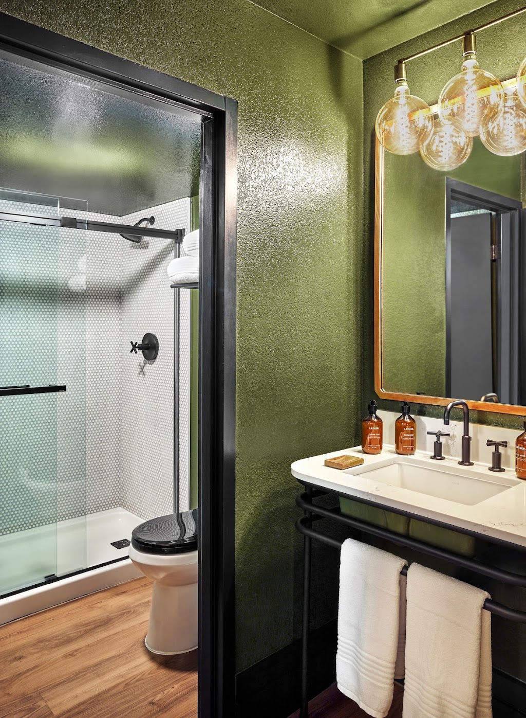 High Country Motor Lodge - Flagstaff Hotel | restaurant | 1000 W Rte 66, Flagstaff, AZ 86001, USA | 8669284265 OR +1 866-928-4265