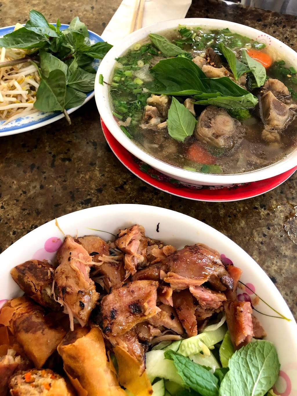 Saigon Noodle House | restaurant | 1020 Keolu Dr, Kailua, HI 96734, USA | 8082612466 OR +1 808-261-2466