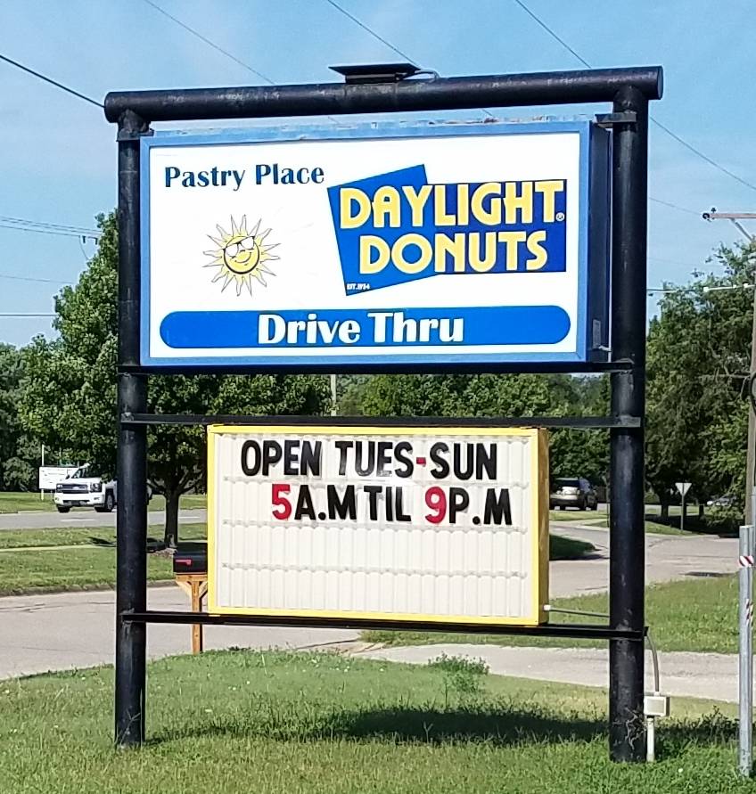 Daylight Donuts, Park City | bakery | 1500 East 61st St N, Park City, KS 67219, USA | 3165008288 OR +1 316-500-8288