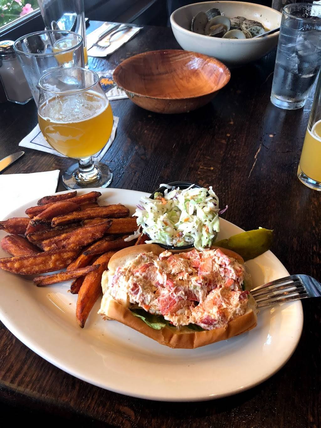 Brick Alley Pub & Restaurant | restaurant | 140 Thames St, Newport, RI 02840, USA | 4018496334 OR +1 401-849-6334